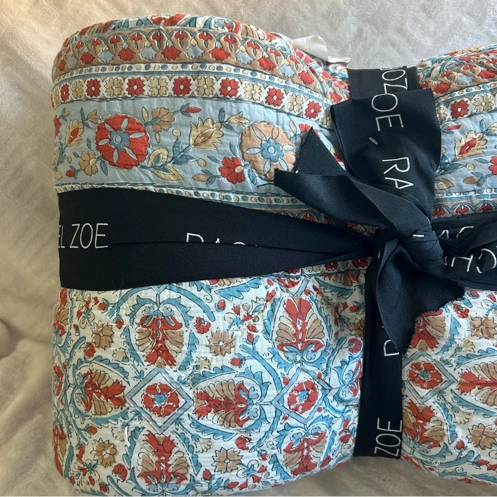NEW Rachel Zoe Pasley Hand Stitched King Quilt 106"x92" - Picture 4 of 8